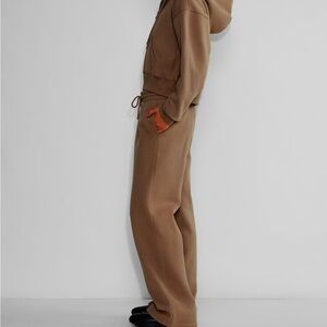 ARITZIA Cozy Fleece Boyfriend Basic Wide Sweatpant